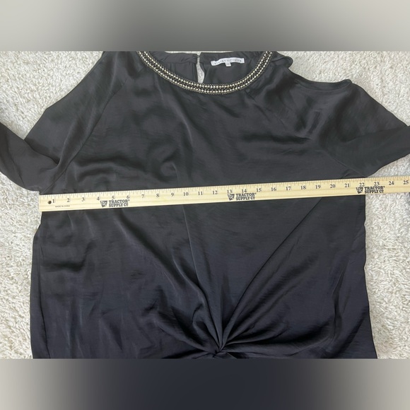 Women’s XL Black Long Sleeve Blouse with Open Shoulder - Picture 6 of 7